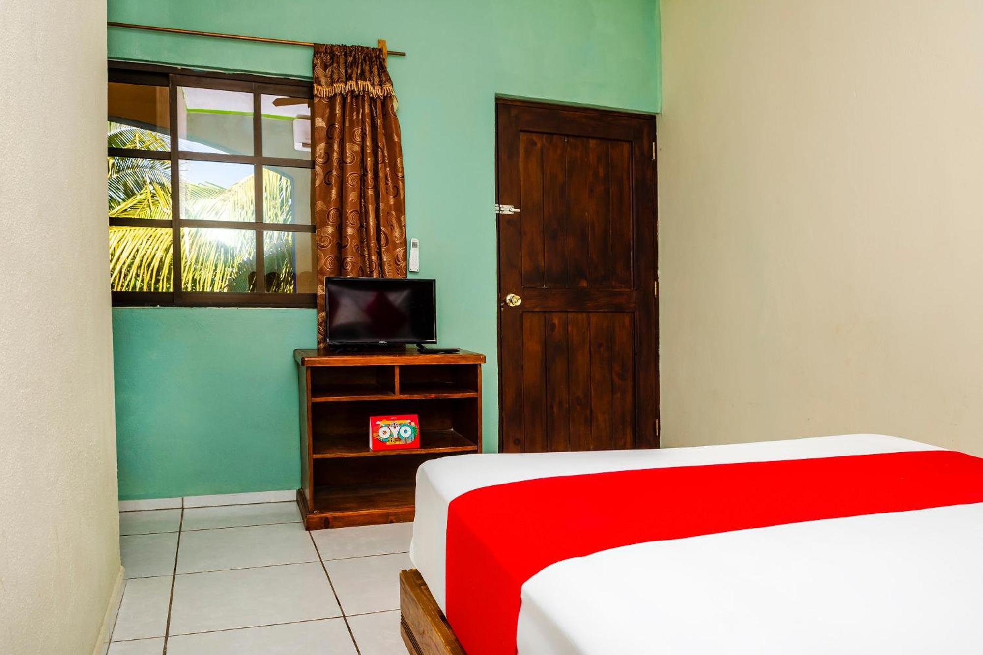 Oyo Hotel Miramar, Loreto Loreto  Ngoại thất bức ảnh