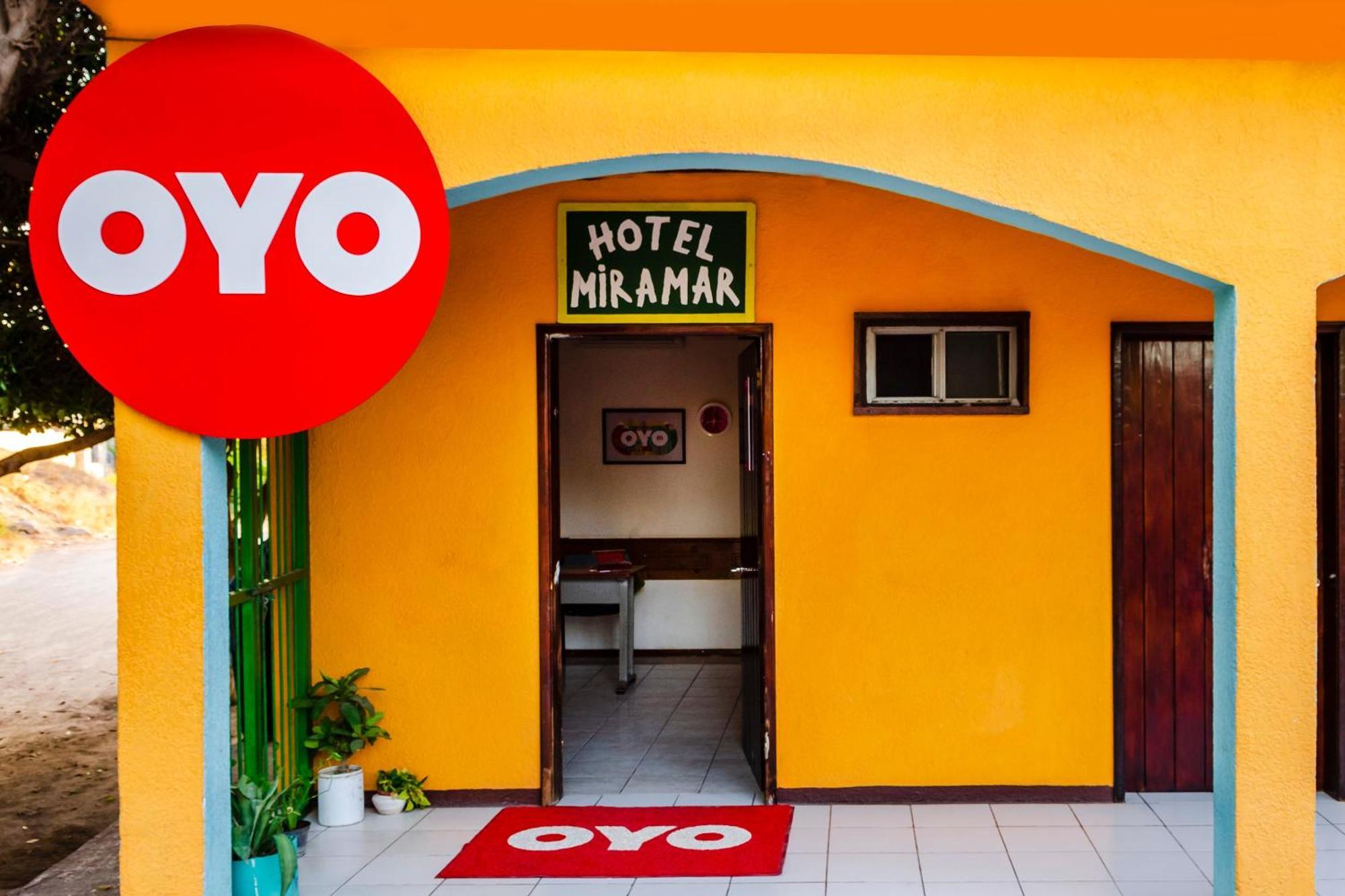Oyo Hotel Miramar, Loreto Loreto  Ngoại thất bức ảnh